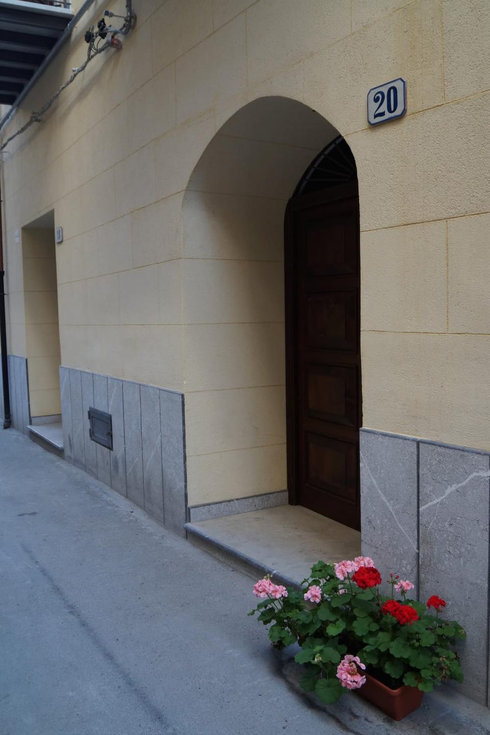 Facade/entrance