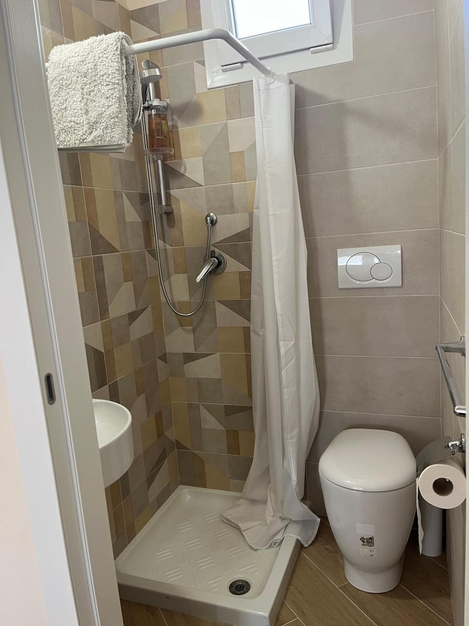 Shower, Toilet, Bathroom