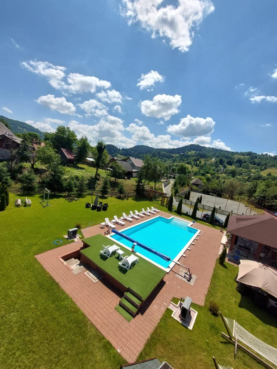 Swimming pool