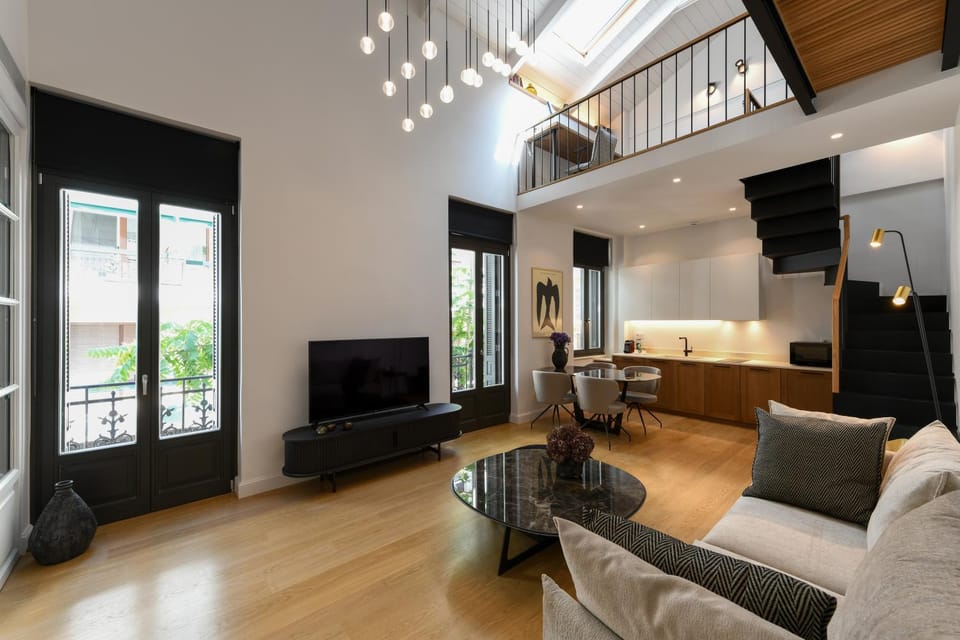Boutique Archaeological Museum Suites Apartment in Athens