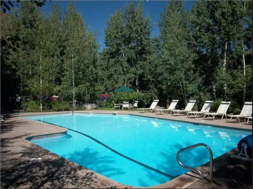 Enclave 102, Snowmass Ski-In/Ski-Out Condo w/Shared Pool/Hot Tub House in Snowmass Village