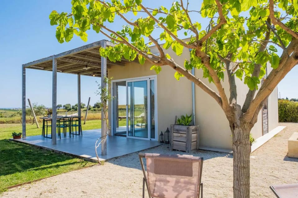 Property building, Patio, Garden, View (from property/room), Dining area, Garden view