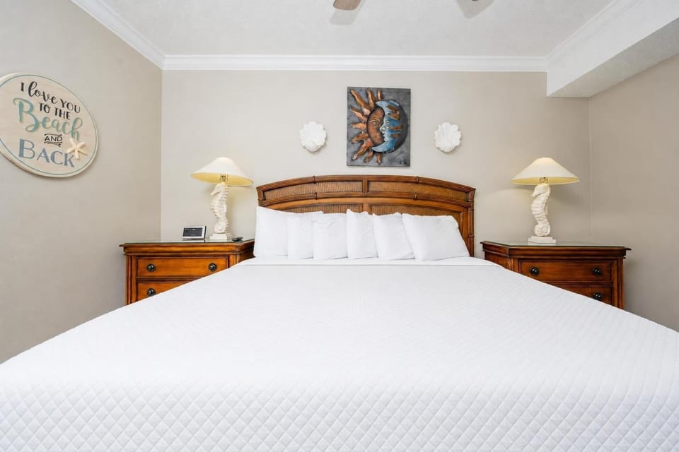 Phoenix X 1502 Apartment in Ono Island