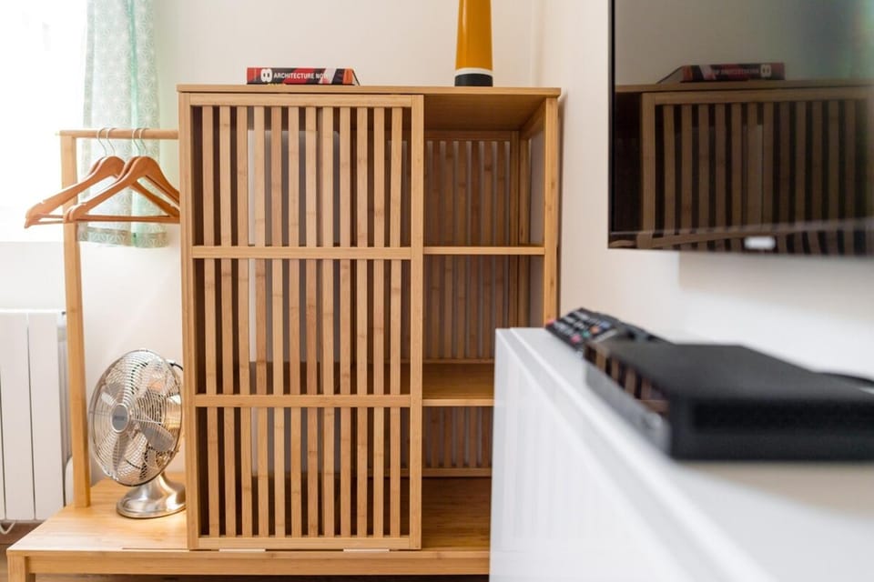 Cozy and Elegant Studio Bellecombe District Lyon 6th Apartment in Villeurbanne