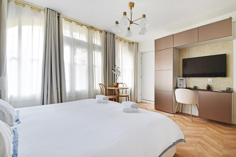 Studio Place des Vosges - Le Marais Apartment in Paris