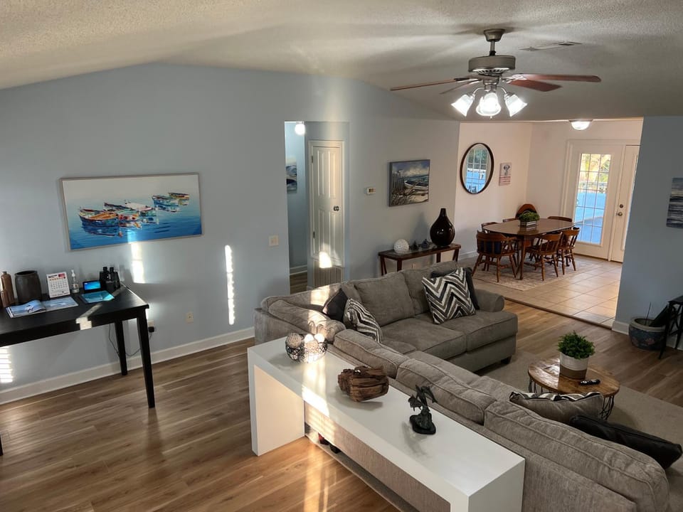 Living room, Seating area, Dining area