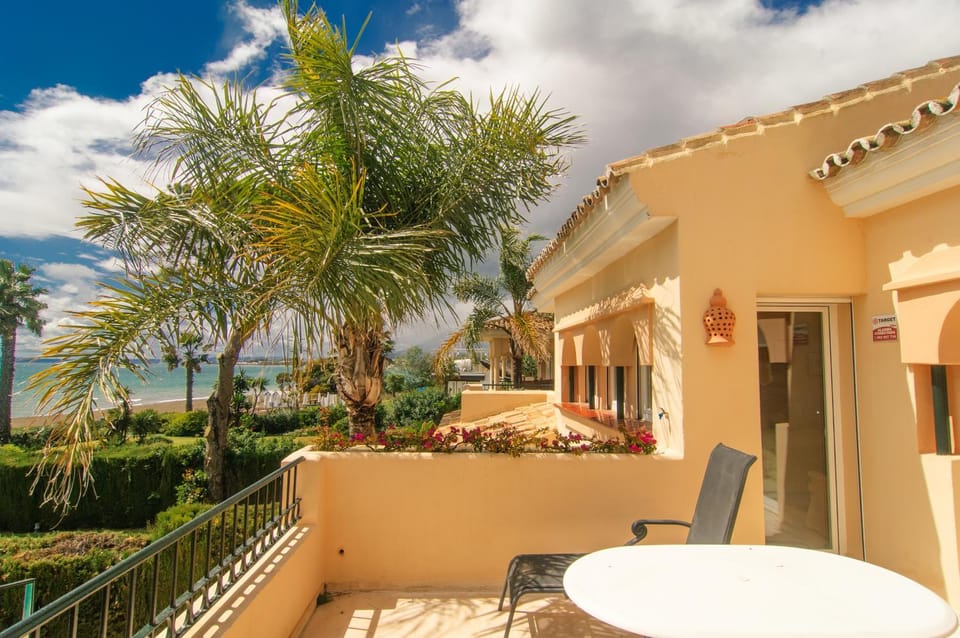 Balcony/Terrace, Seating area, Pool view, Sea view