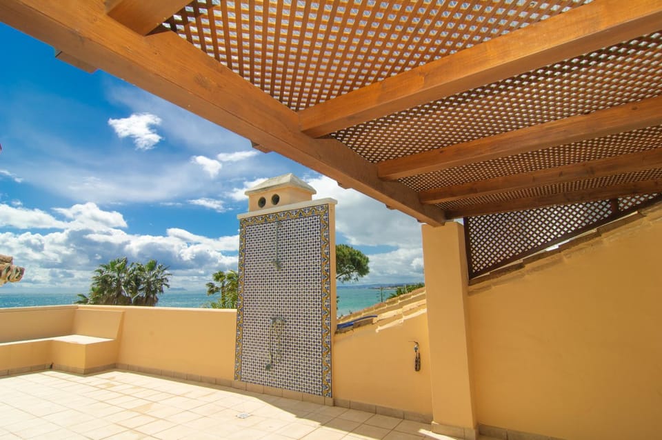 Natural landscape, Balcony/Terrace, Sea view