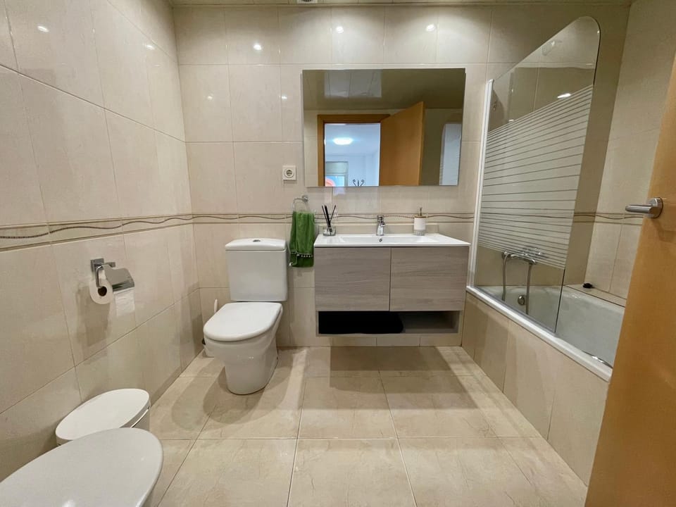 Shower, Bathroom, bidet, towels