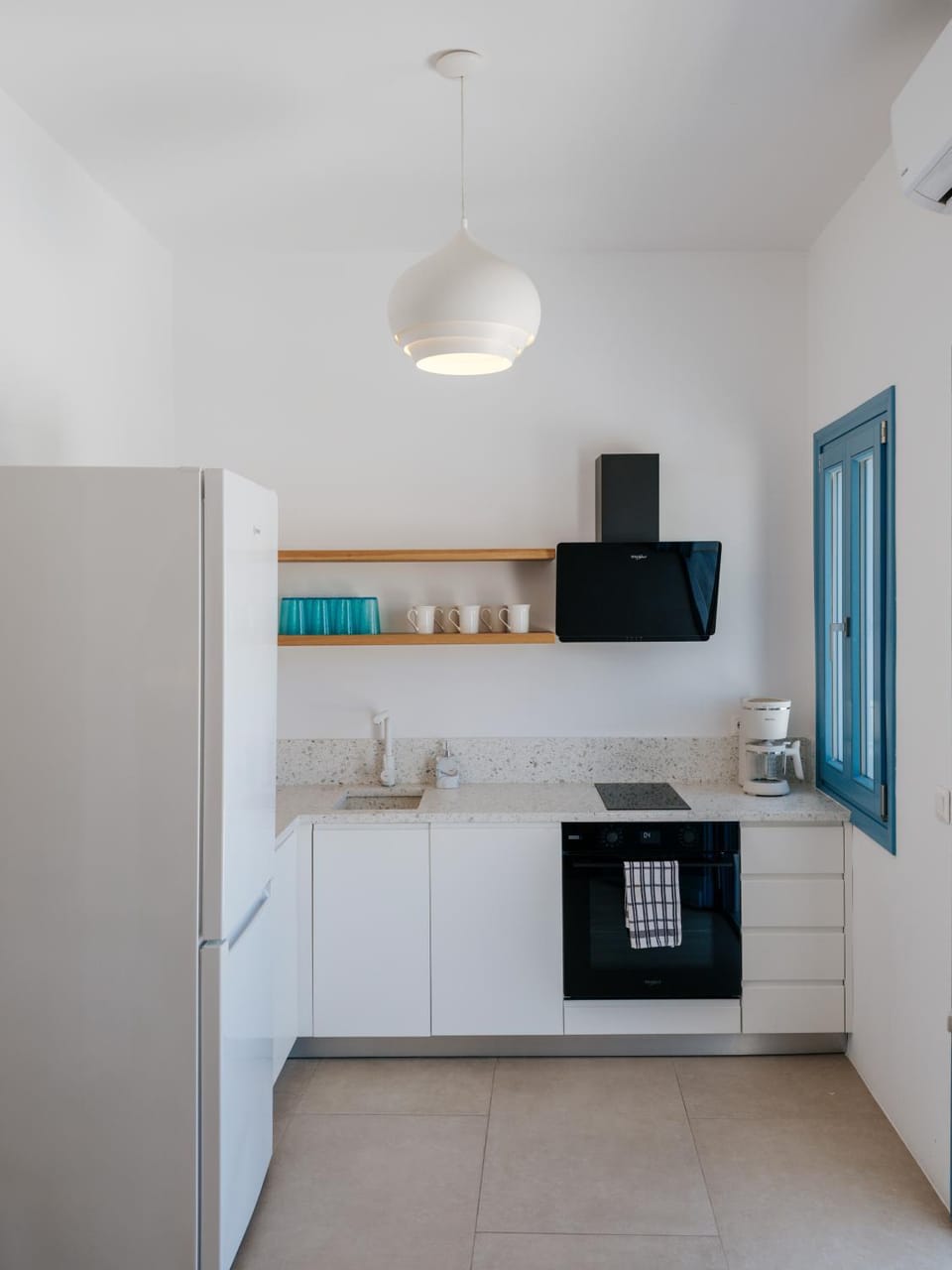 Kitchen or kitchenette, oven, stove