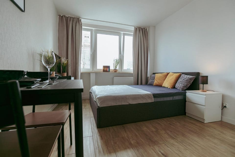 Bed, Photo of the whole room, Seating area, Bedroom