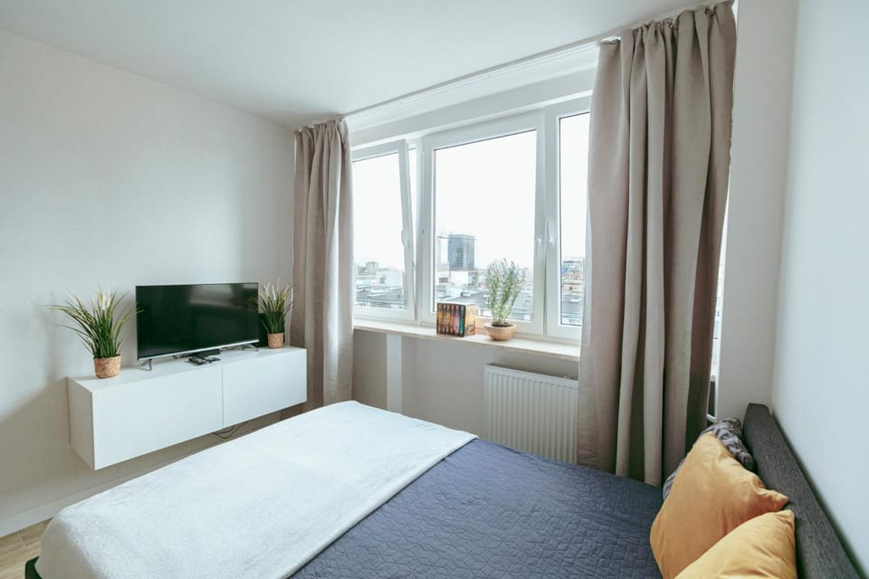 Bed, TV and multimedia, Living room, Seating area