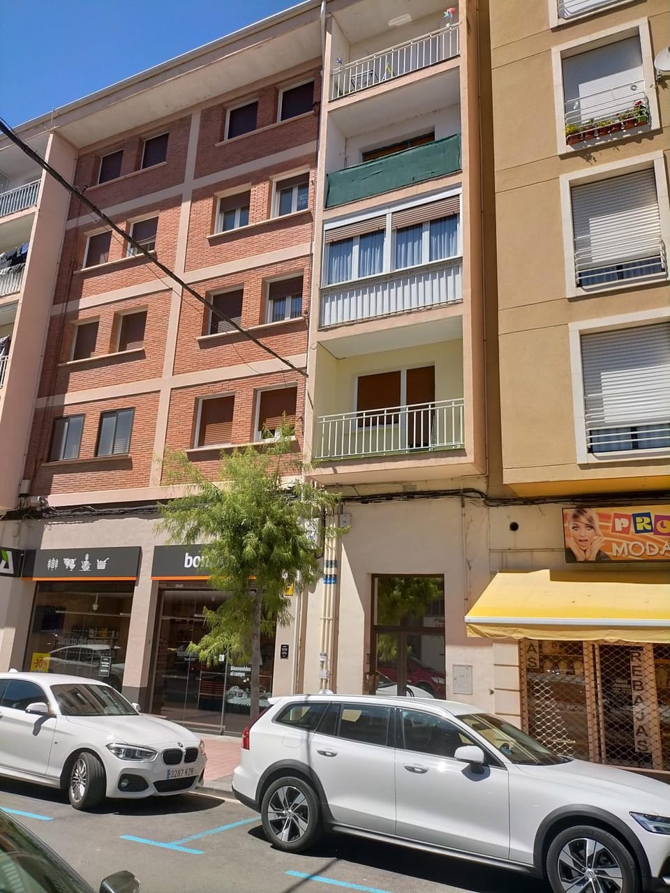 Property building, Location