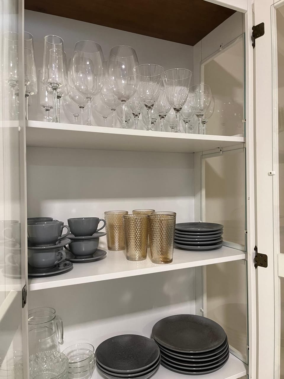 Kitchen or kitchenette, locker, kitchen
