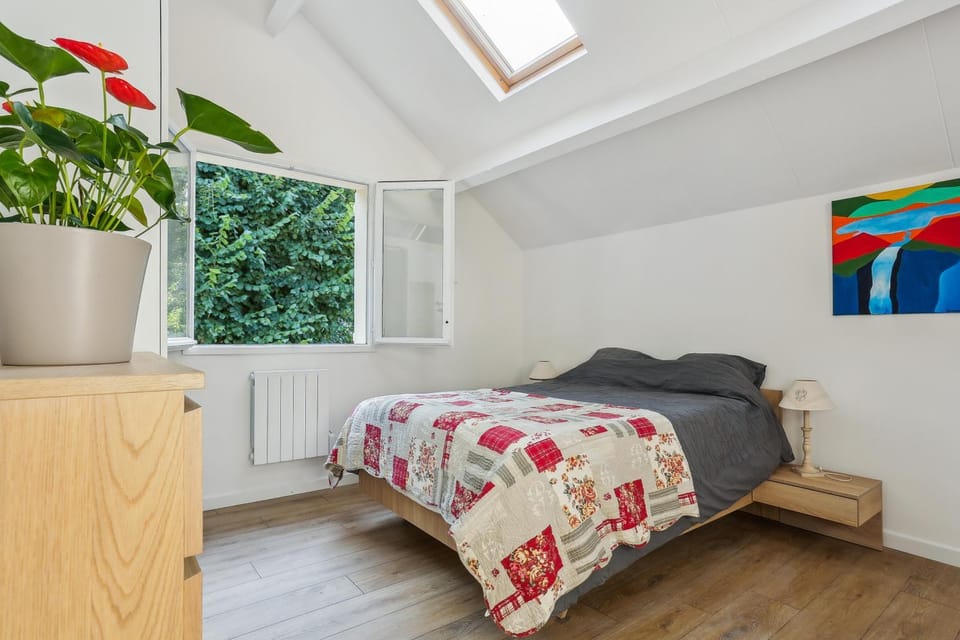 Maison charmante avec jardin et parking offert Paris St Cloud House in Saint-Cloud