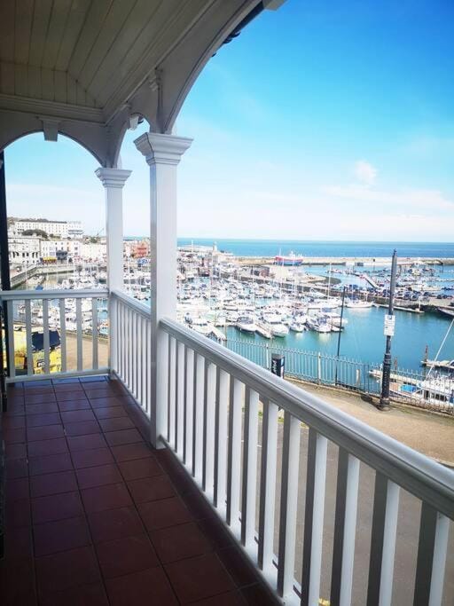 Natural landscape, View (from property/room), Balcony/Terrace, Sea view