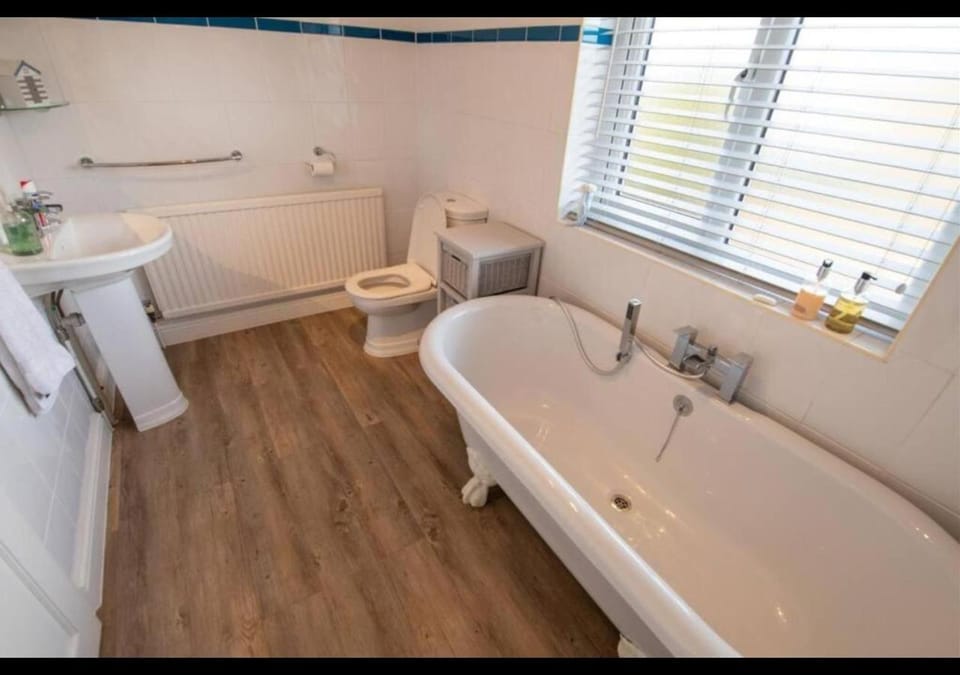 Bathroom, Bath