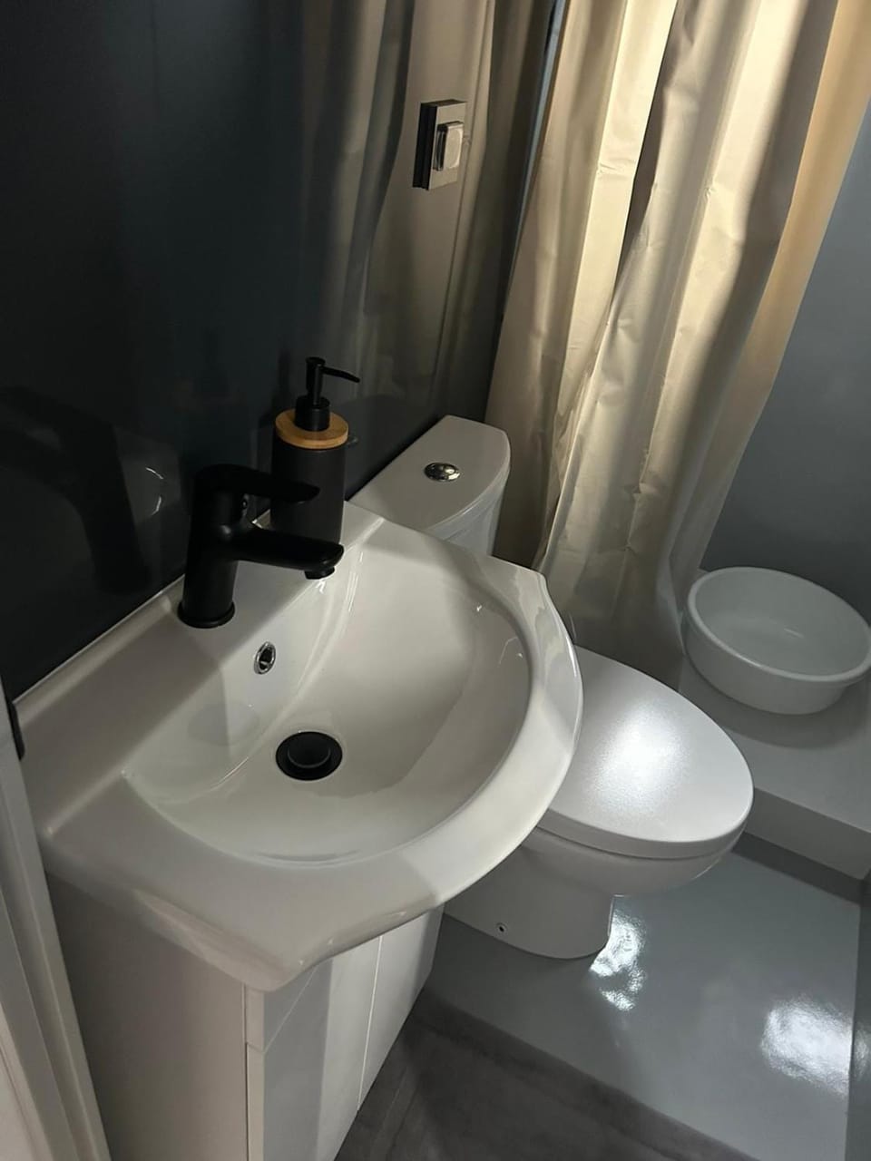 Toilet, Bathroom