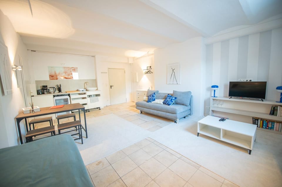 Kingsize Bett, Nahe Stadt und Alster, Ruhig Apartment in Hamburg