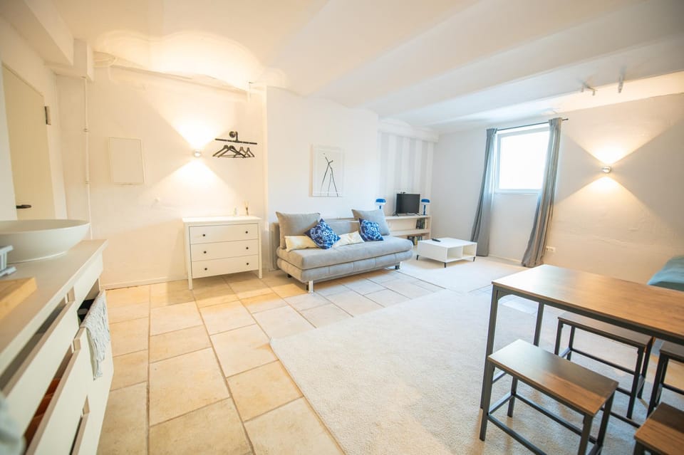 Kingsize Bett, Nahe Stadt und Alster, Ruhig Apartment in Hamburg