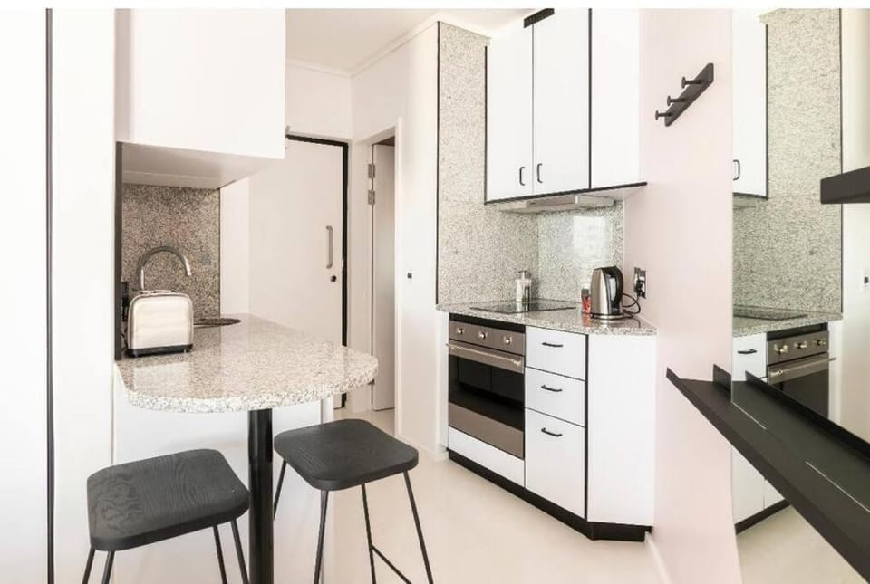Sweet Flamingo Apartment in Sea Point