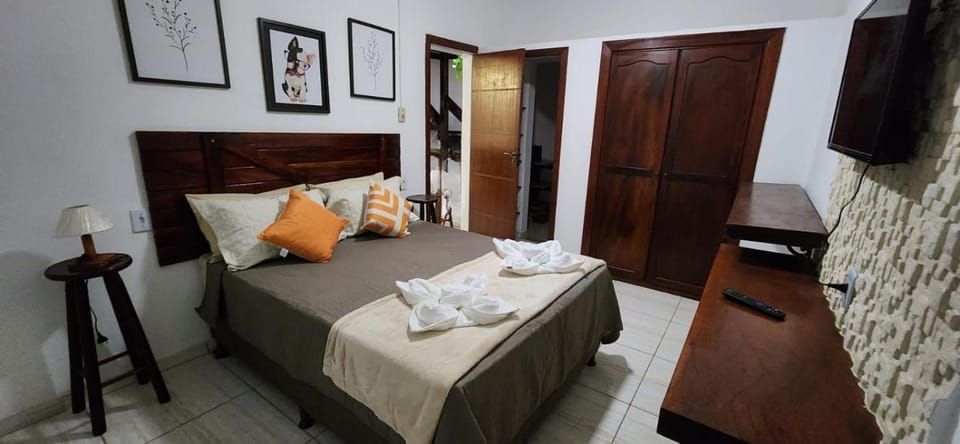 Bed, TV and multimedia, Photo of the whole room, Bedroom, towels, wardrobe