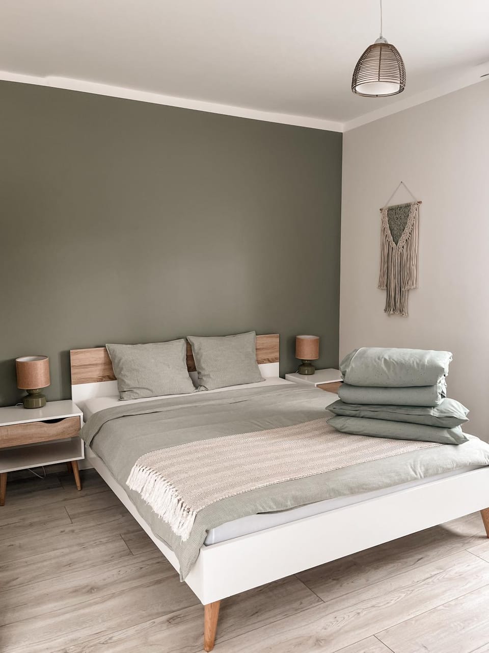 Bed, Seating area, Bedroom, towels