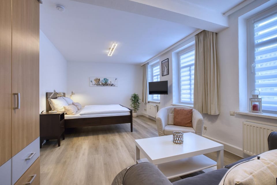 Bed, Living room, Photo of the whole room, Seating area, Bedroom
