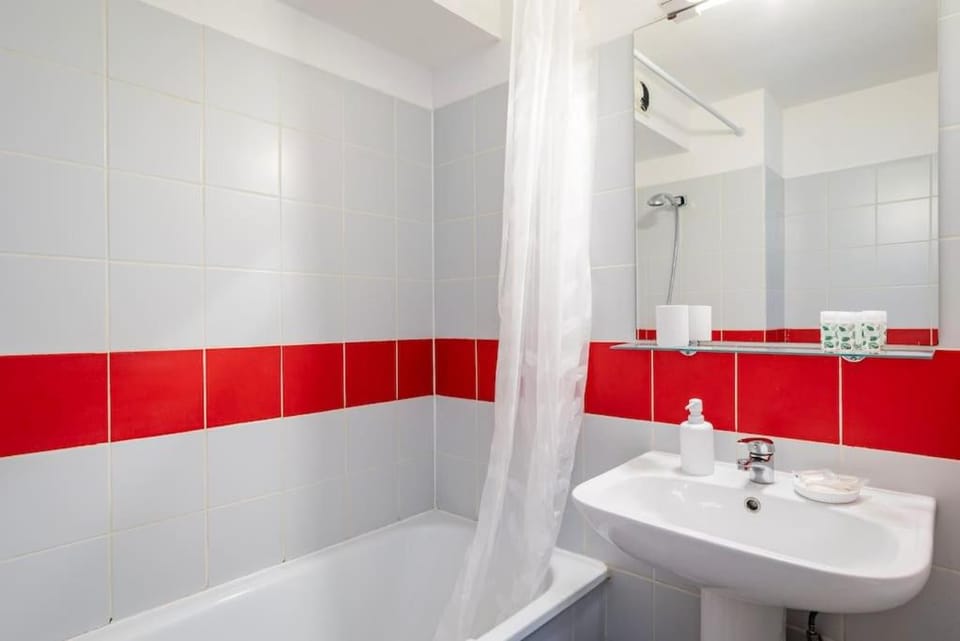 Shower, Bathroom, Bath, towels
