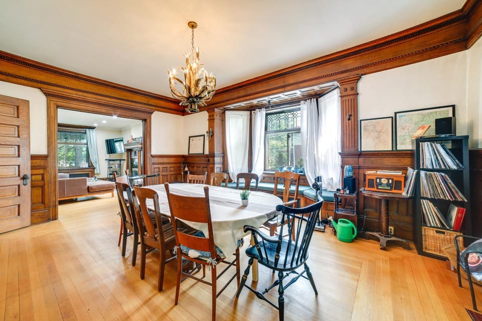 Spacious Pittsburgh Rental: Walk to Frick Park! House in Pittsburgh