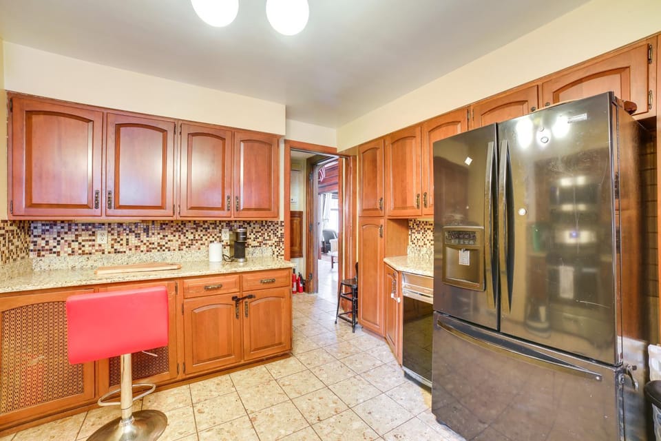 Spacious Pittsburgh Rental: Walk to Frick Park! House in Pittsburgh