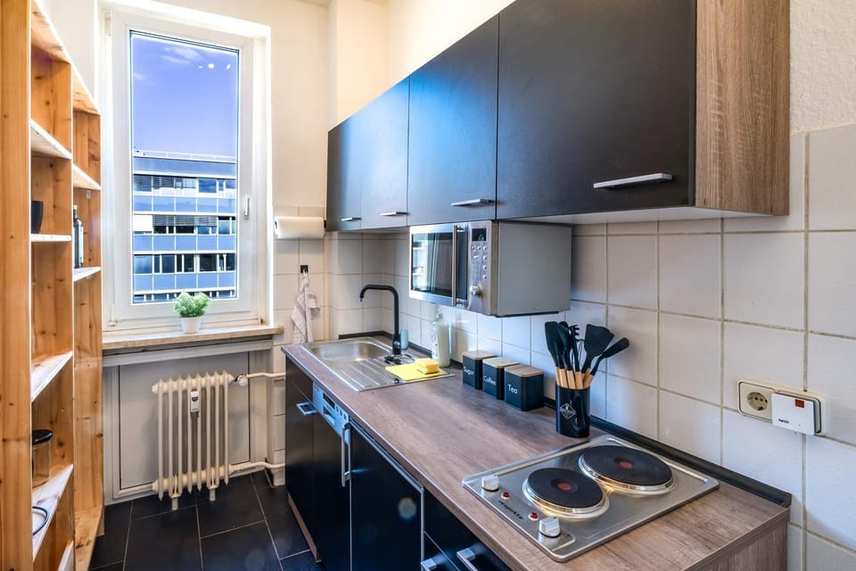 Kitchen or kitchenette, Dining area, dishwasher, minibar, stove, toaster