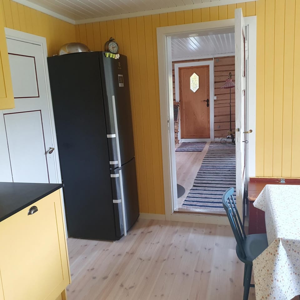 Dining area, kitchen