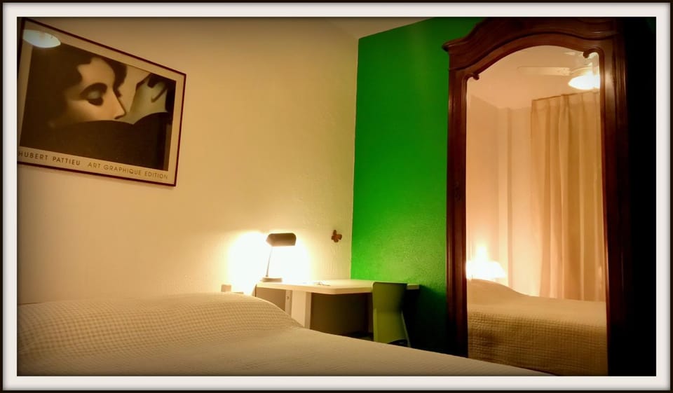 Night, Photo of the whole room