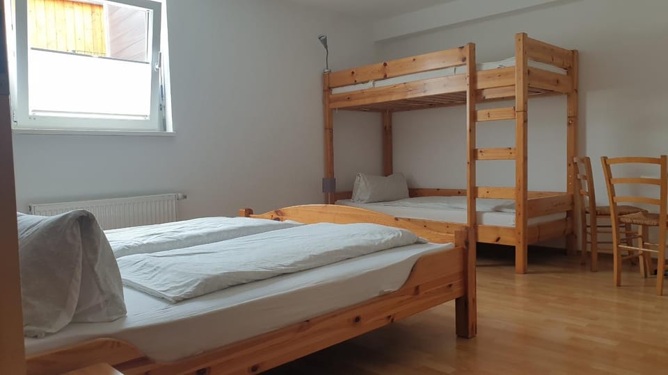 Bed, Photo of the whole room, bunk bed