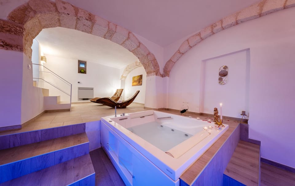 Hot Tub, Pool view, Swimming pool