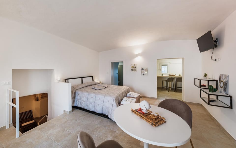Bed, Seating area, Bedroom, wardrobe