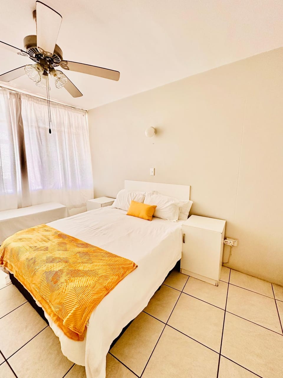 Nomacurvy beach front accommodation Apartment in Durban