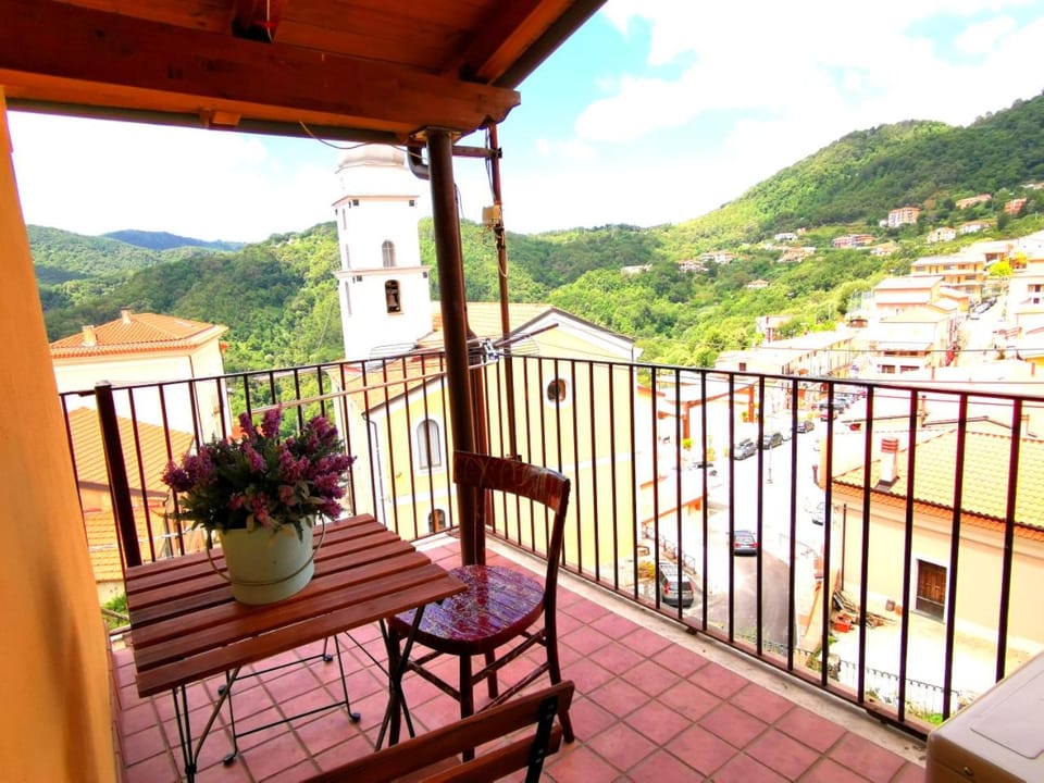 Day, Natural landscape, View (from property/room), Balcony/Terrace, Mountain view