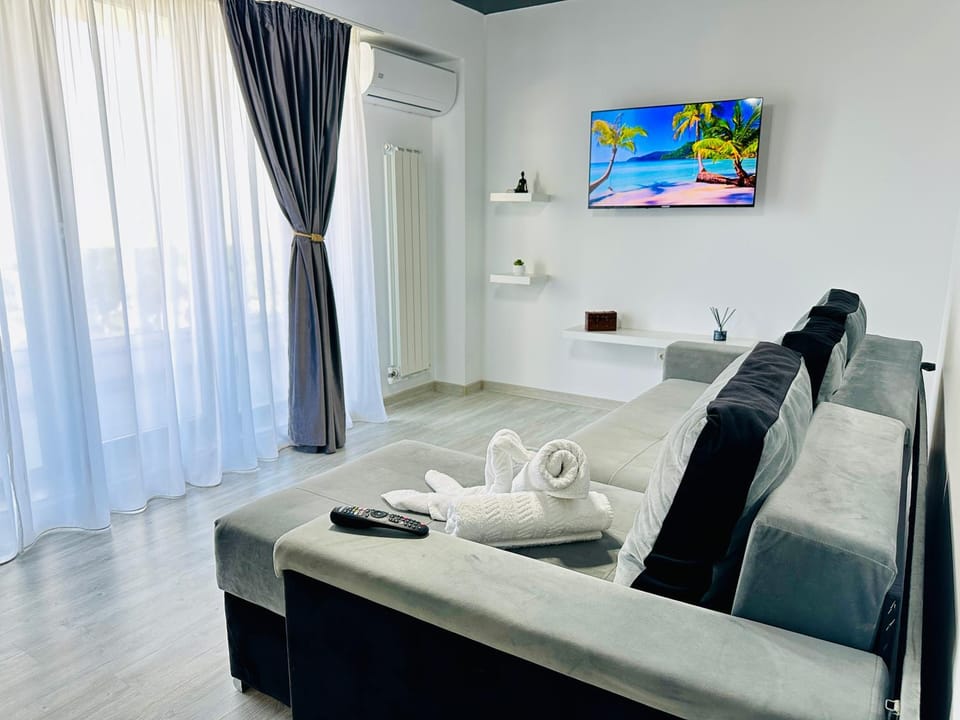 TV and multimedia, Living room, Seating area, towels