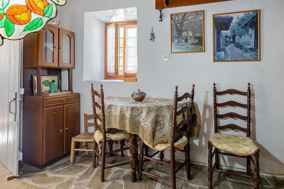 Monodendri Vintage House House in North Macedonia