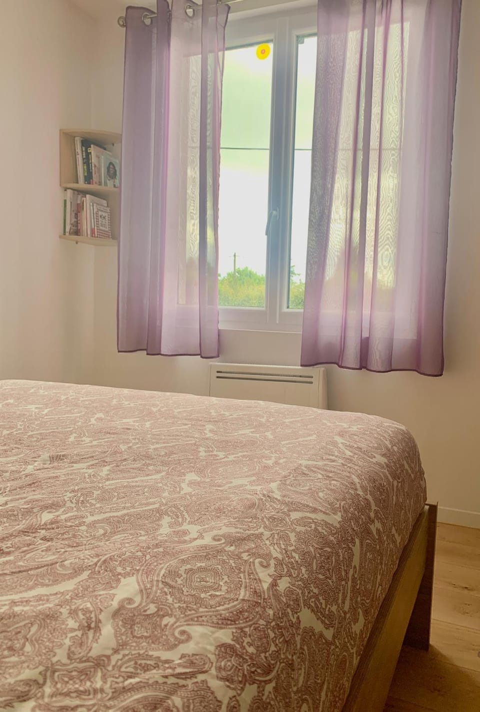 Bed, Bedroom, Garden view