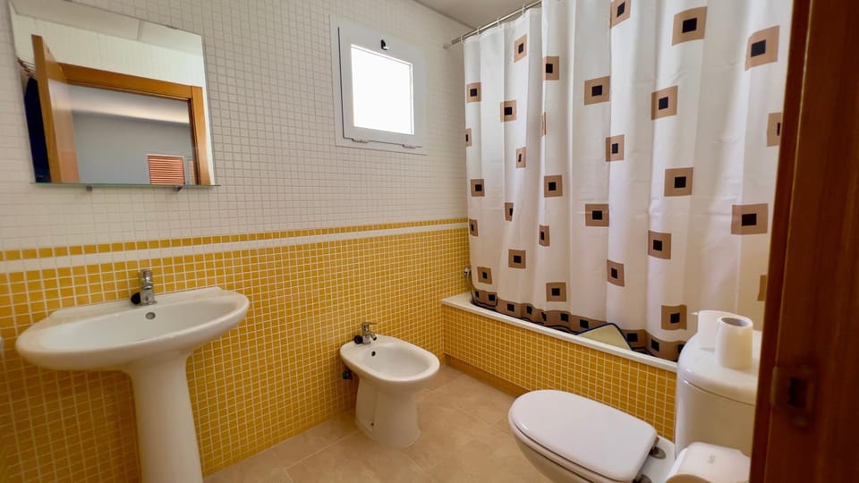 Bathroom, towels