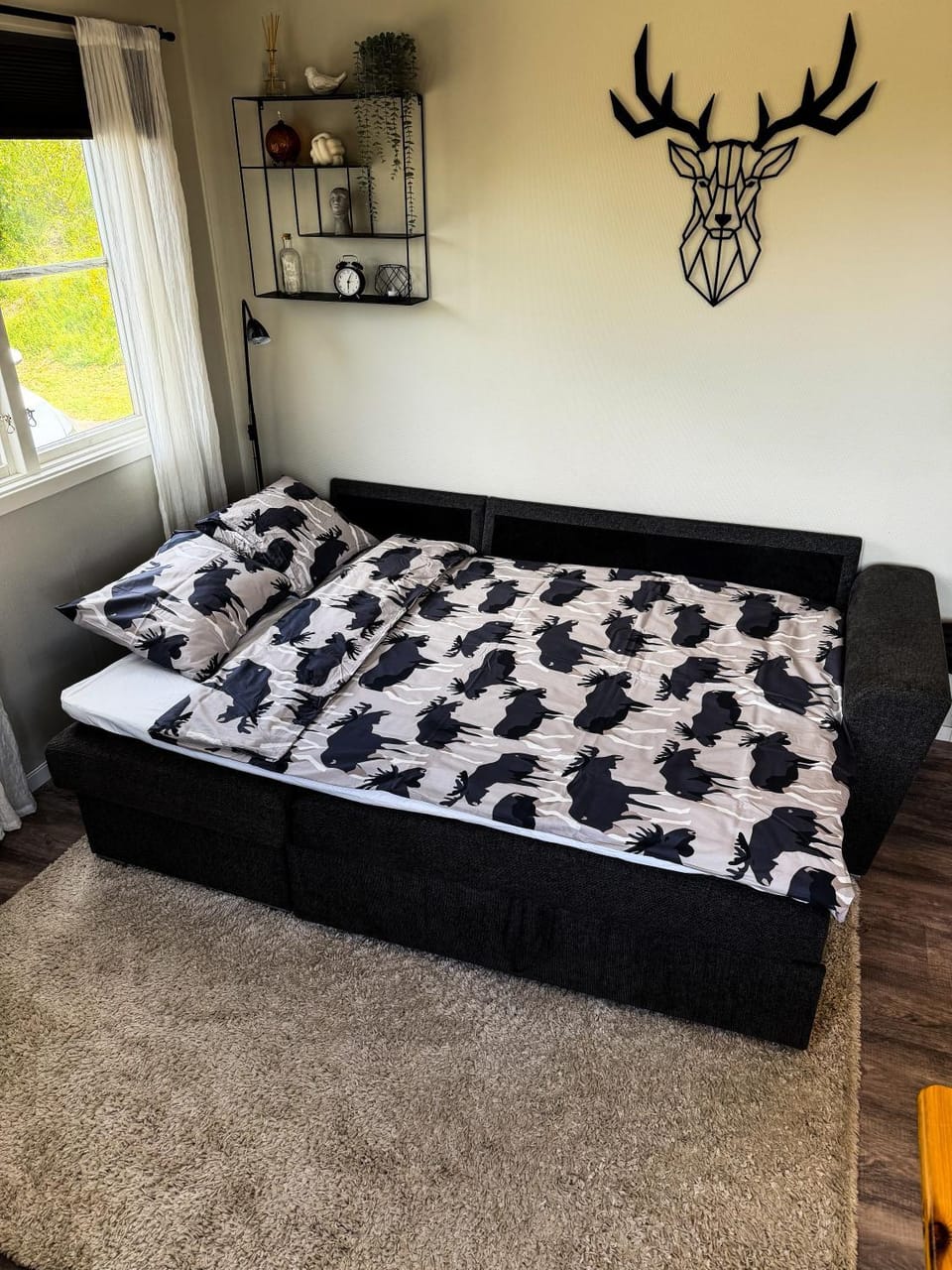 Bed, Bedroom