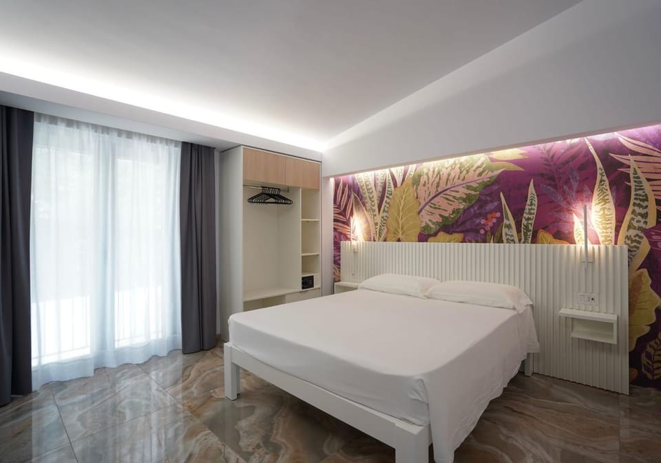 Bed, Bathroom, Photo of the whole room, Bedroom