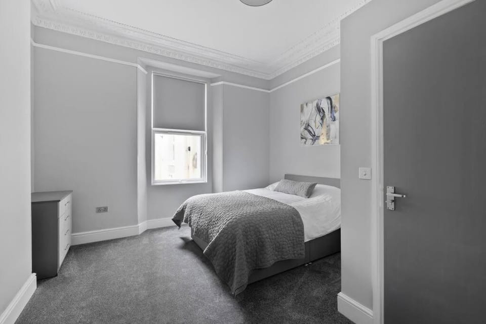 Brand New Huge 2 Bedroom Ground Floor Flat Apartment in Plymouth