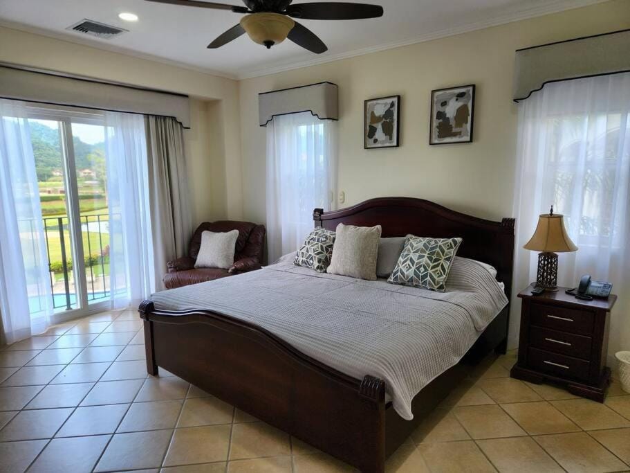 Bed, Photo of the whole room