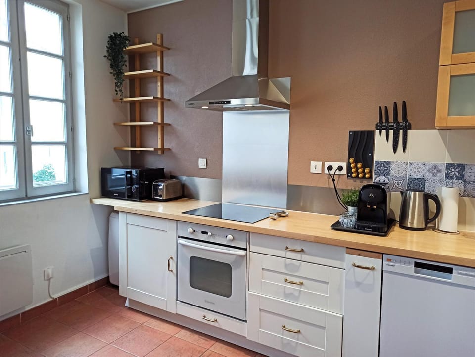 Coffee/tea facilities, Kitchen or kitchenette, dishwasher, minibar, pet friendly, stove, toaster