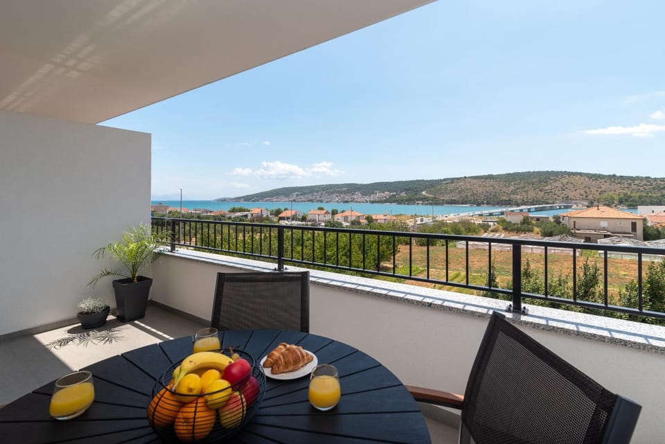 Balcony/Terrace, Sea view, Breakfast