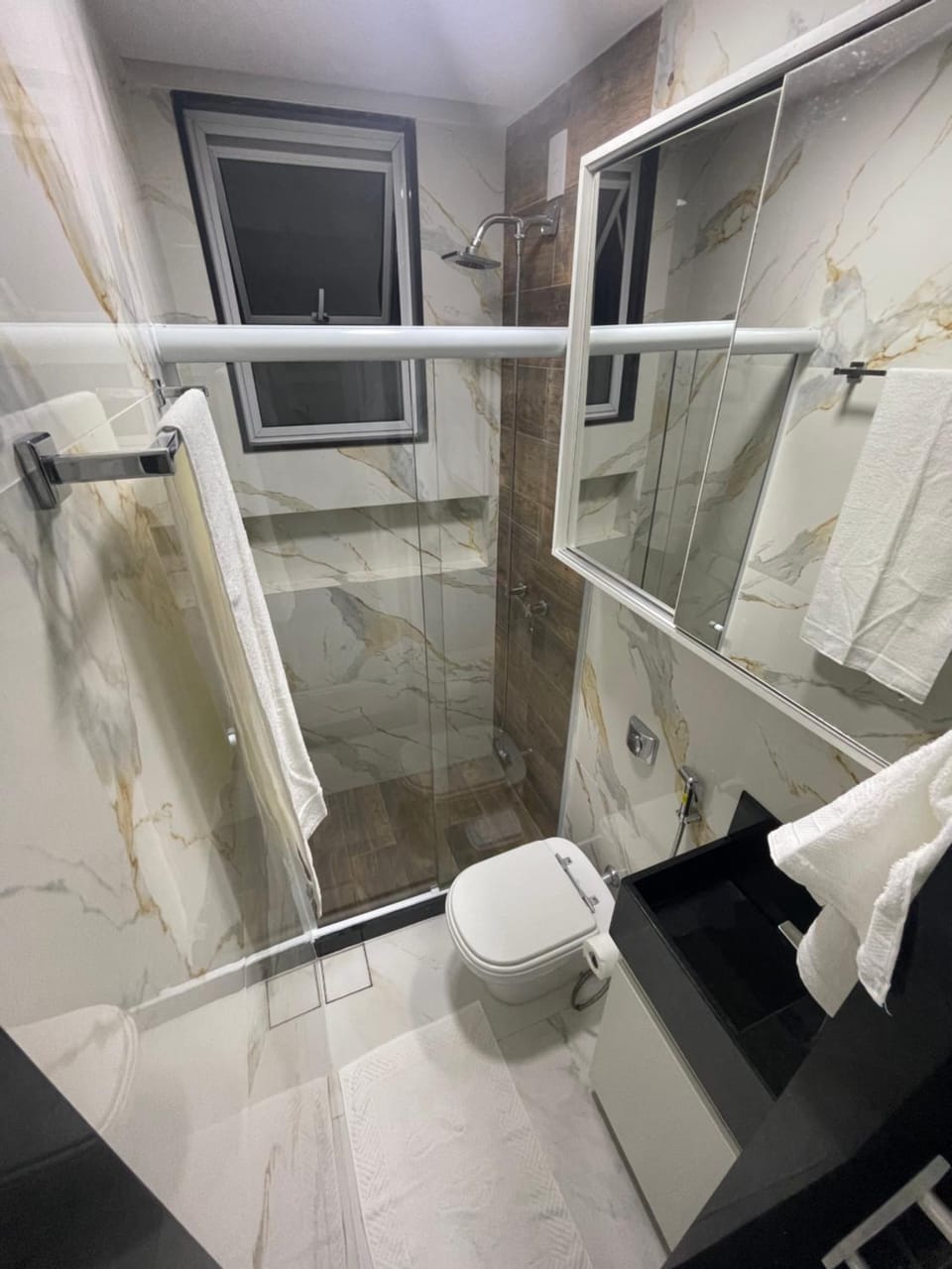 Shower, Bathroom, towels